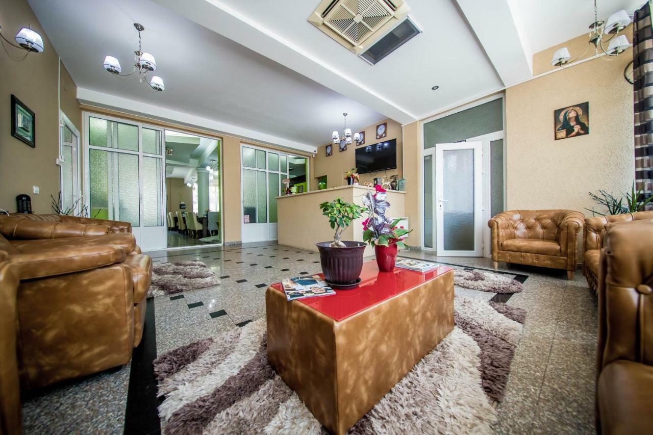 Hotel Darosy Arad Exterior foto