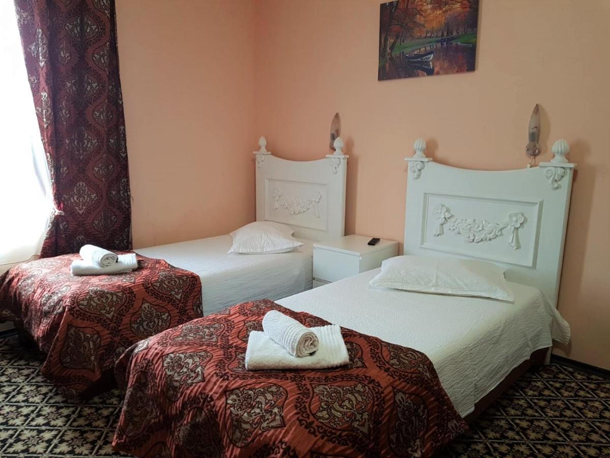 Hotel Darosy Arad Exterior foto